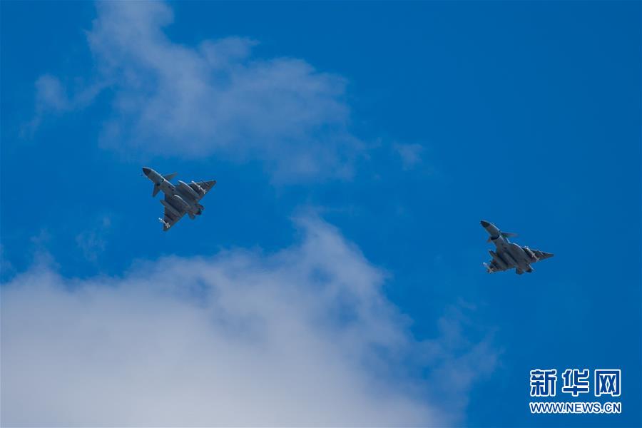 (图文互动)(7)“国际军事比赛—2017”:歼-10B战机首度出征 “航空飞镖”与世界先进战机同场竞技