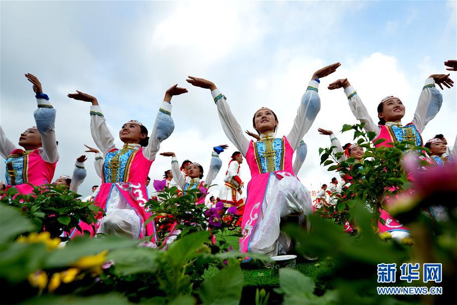 （XHDW）（12）内蒙古各族各界隆重庆祝自治区成立70周年