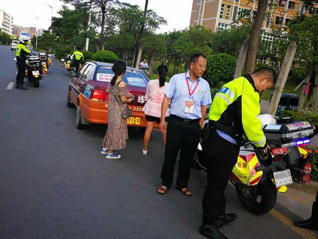 根据《深圳经济特区道路交通安全管理条例》第39条第2款与第117条的规定，持驾驶技能准考证明，驾驶教练车上道路学习驾驶技能的，应当按照市公安机关交通管理部门指定的路线和时间进行。（来源：深圳交警）