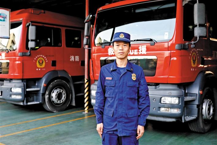 观澜消防中队队长孙庆林:守护安全的火场"逆行者"