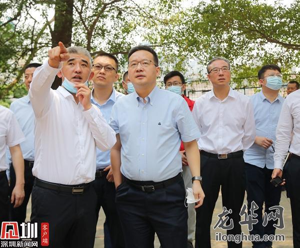 王卫一行到龙华街道华联社区牛地埔深埋点检查清明有关工作落实情况和